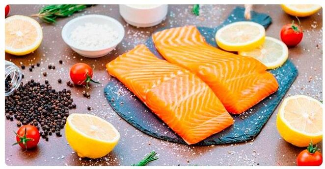 Το ημερήσιο γεύμα με ψάρι της δίαιτας 6 πετάλων μπορεί να περιλαμβάνει σολομό στον ατμό